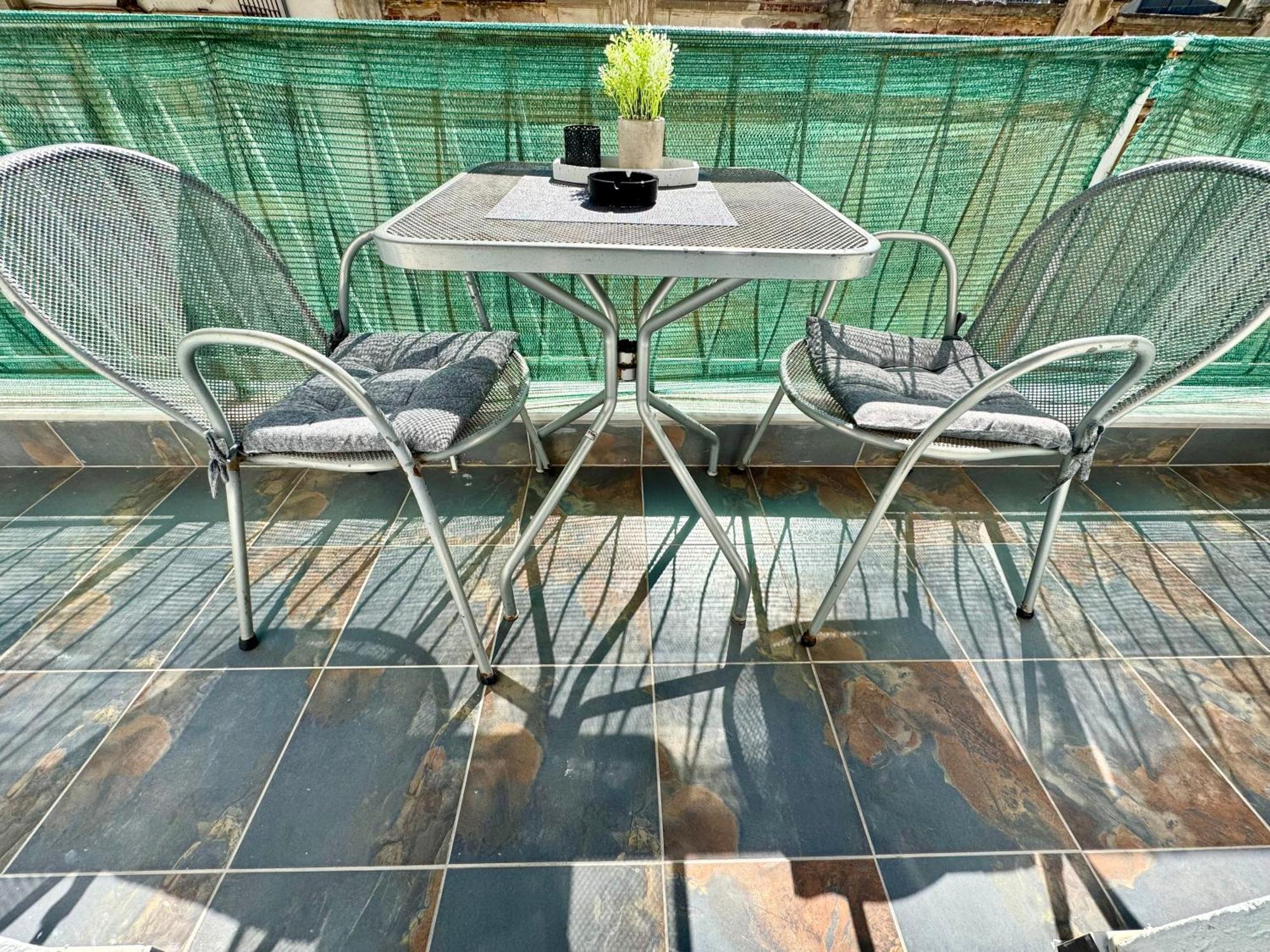 Ferienwohnung Cyriacus Flat In The Heart Of Thessaloniki Exterior foto